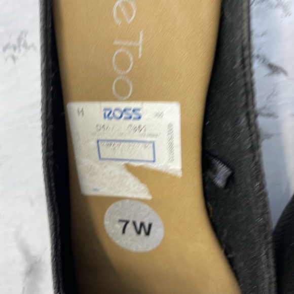 Me Too Black Pointy Toe Embossed Mule Flats Size 7 - Picture 4 of 8